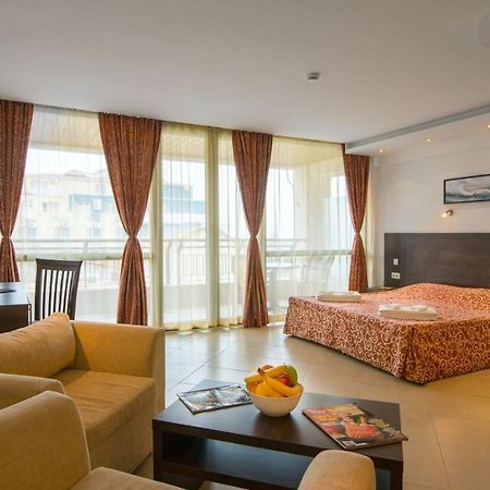 Spacious Studio With Balcony & Pool By The Marina Balcic Exterior foto