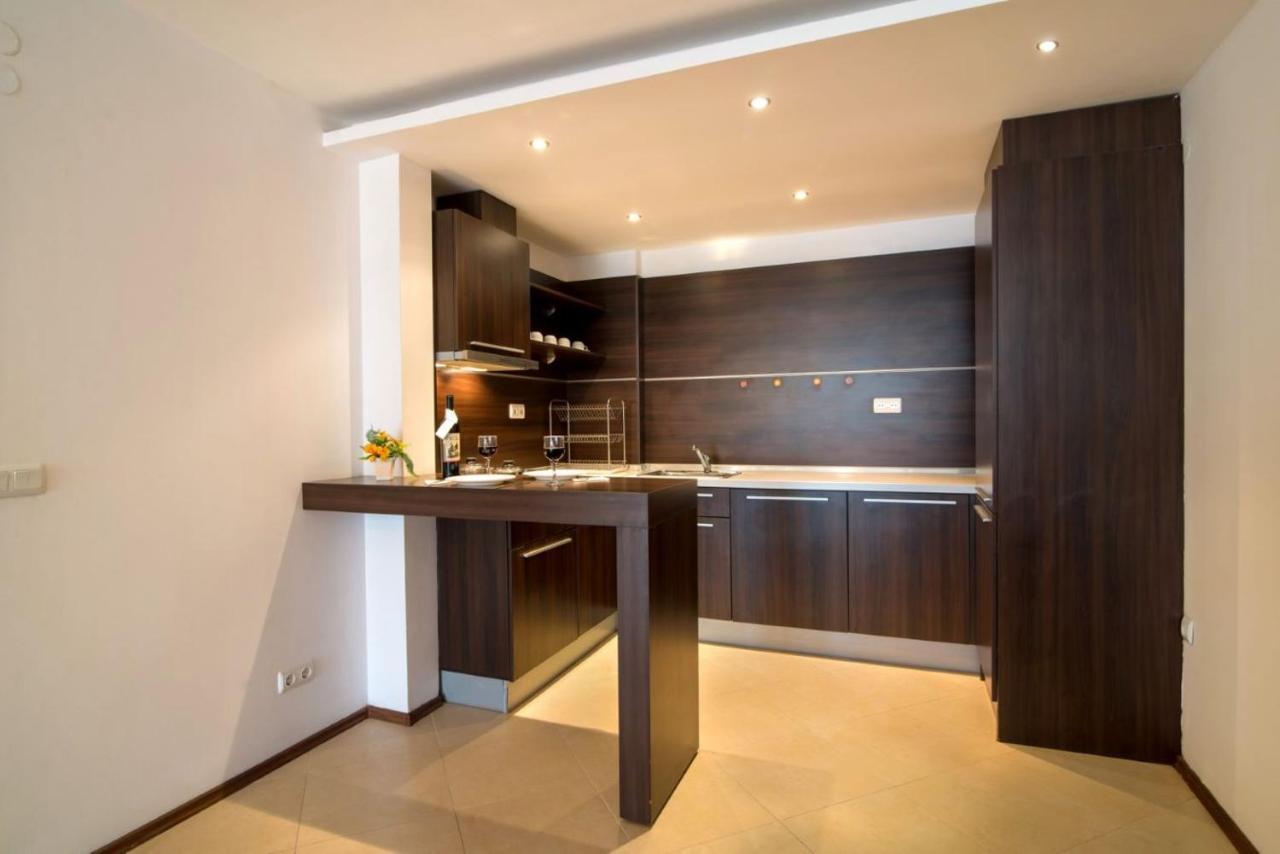 Spacious Studio With Balcony & Pool By The Marina Balcic Exterior foto