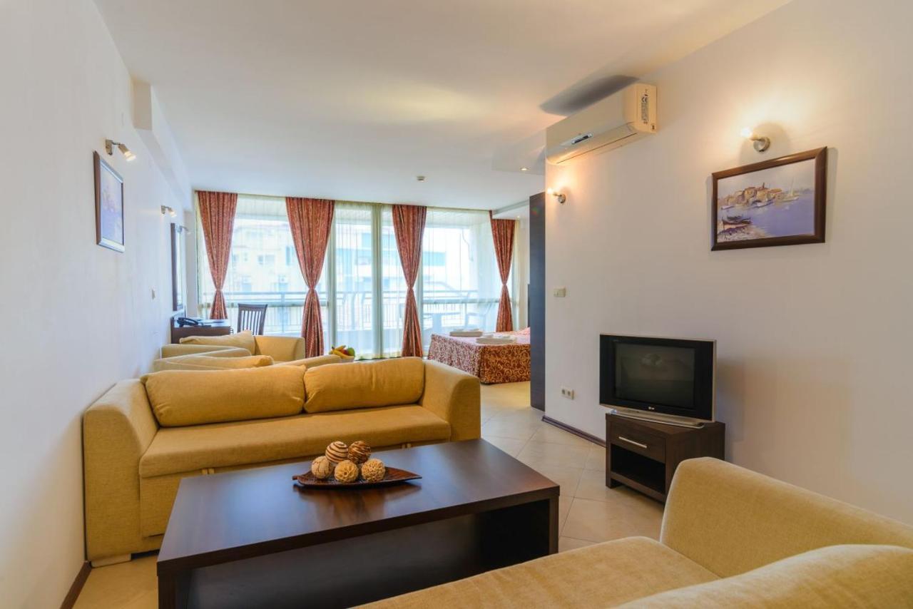 Spacious Studio With Balcony & Pool By The Marina Balcic Exterior foto