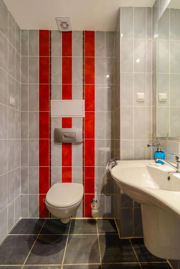 Spacious Studio With Balcony & Pool By The Marina Balcic Exterior foto